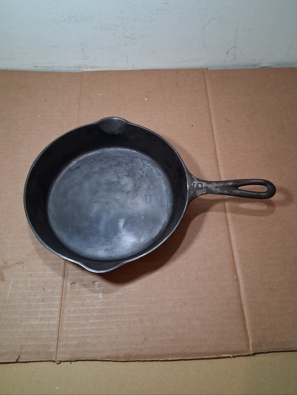 Vintage Griswold #6 Cast Iron Skillet..699 Double Spout Erie, PA-CIRCA 1905-1940